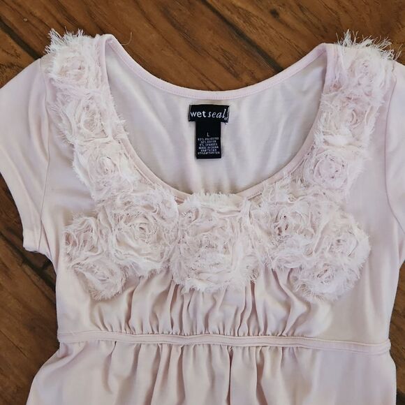 5/$15 Wet Seal women's large rose applique frayed distressed short sleeve blouse - Picture 2 of 6